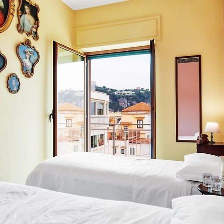 Ferienwohnung La Musica In The Heart Of Sorrento, 100 M From Station Exterior foto