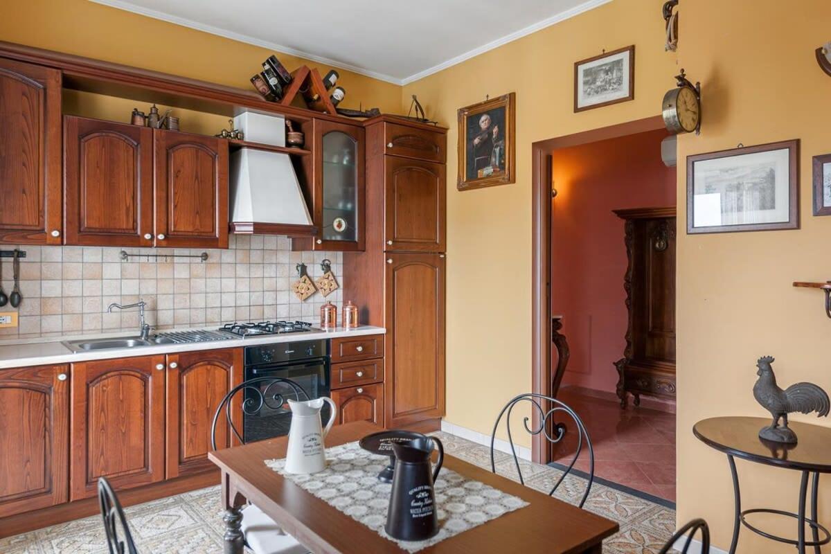 Ferienwohnung La Musica In The Heart Of Sorrento, 100 M From Station Exterior foto