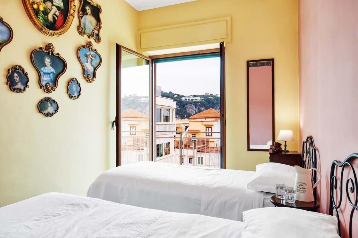 Ferienwohnung La Musica In The Heart Of Sorrento, 100 M From Station Exterior foto