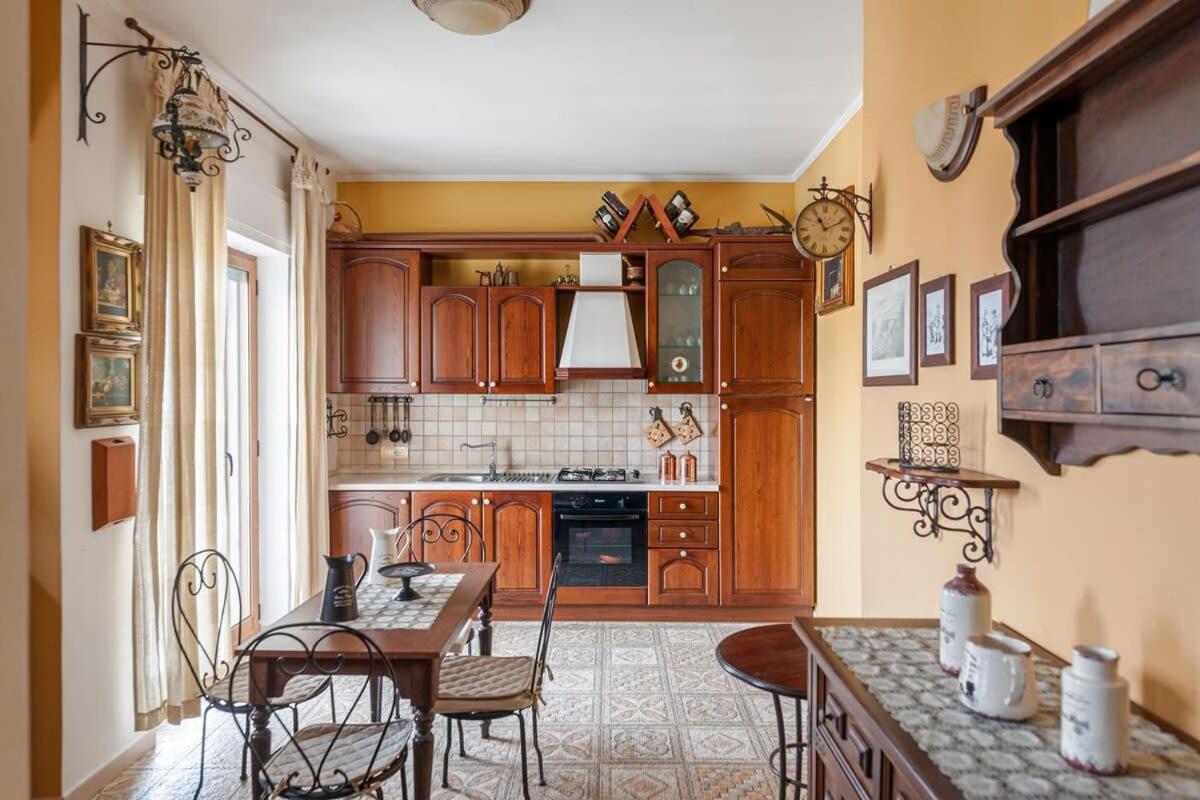 Ferienwohnung La Musica In The Heart Of Sorrento, 100 M From Station Exterior foto